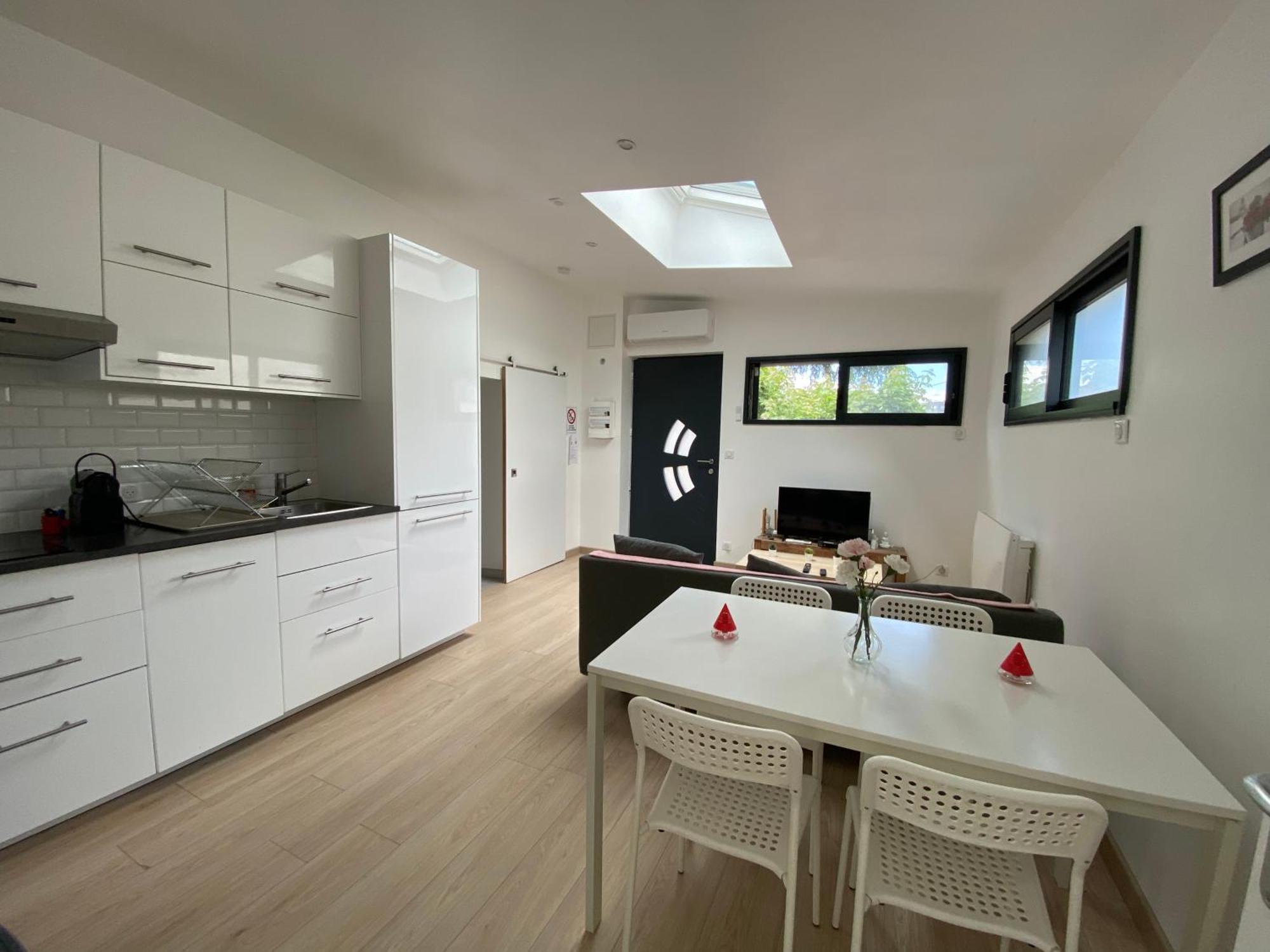 Appartement Paisible Proche Centre Ville Брон Екстериор снимка